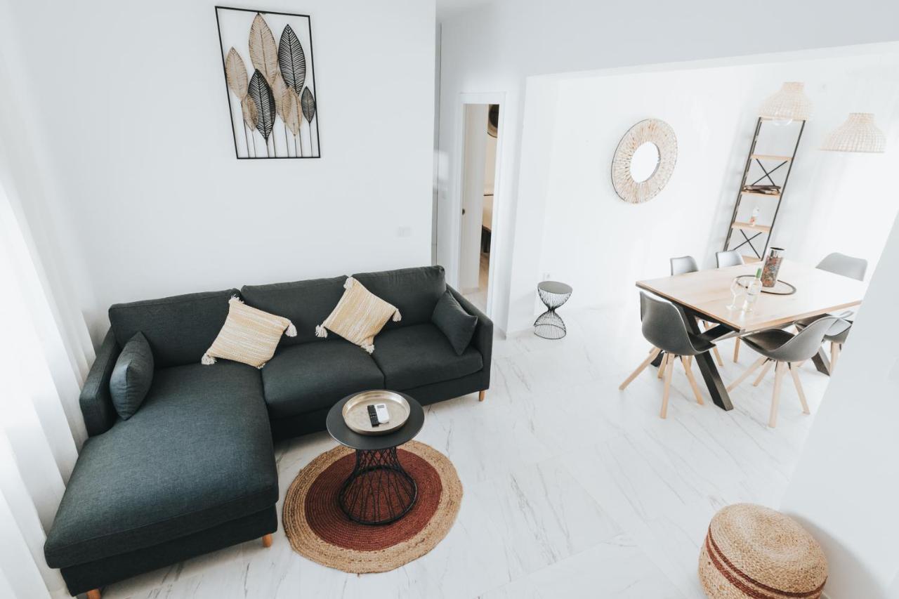 Shiny Nab Super Family Apartment Malaga Exterior photo